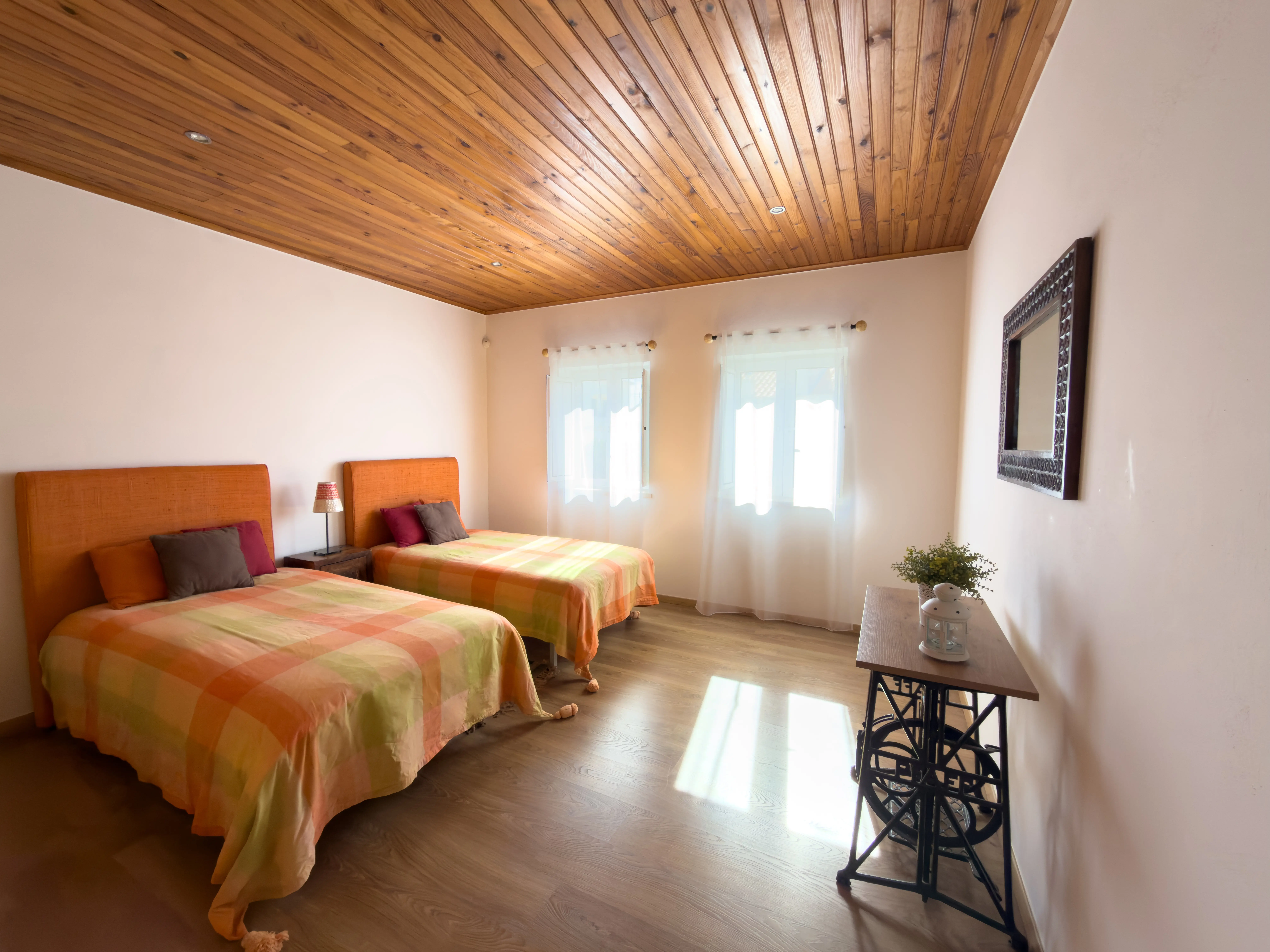 Quarto individual com duas camas